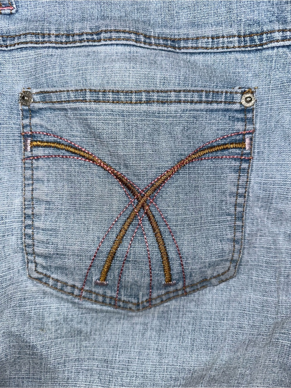 Carolina Blues Plus - Light Wash Denim Cutoff Shorts with Frayed Hem sz.18w - Picture 3 of 9